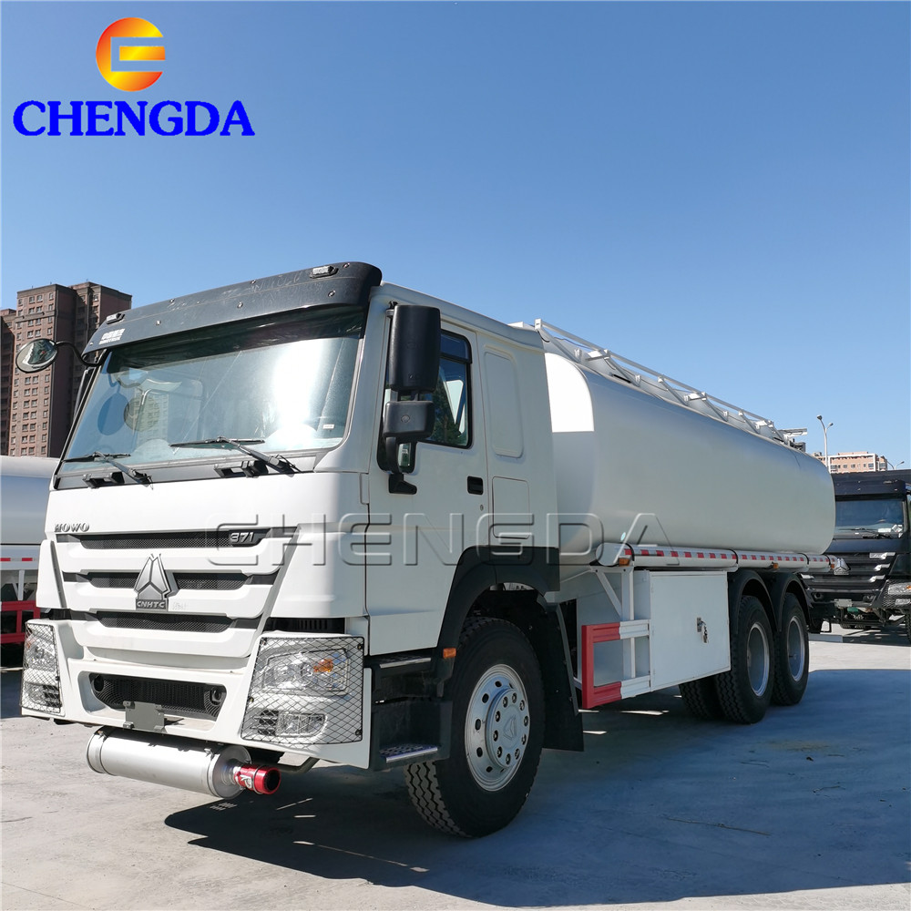 High Quality Standard 25000L Fuel Tanker Truck for sale