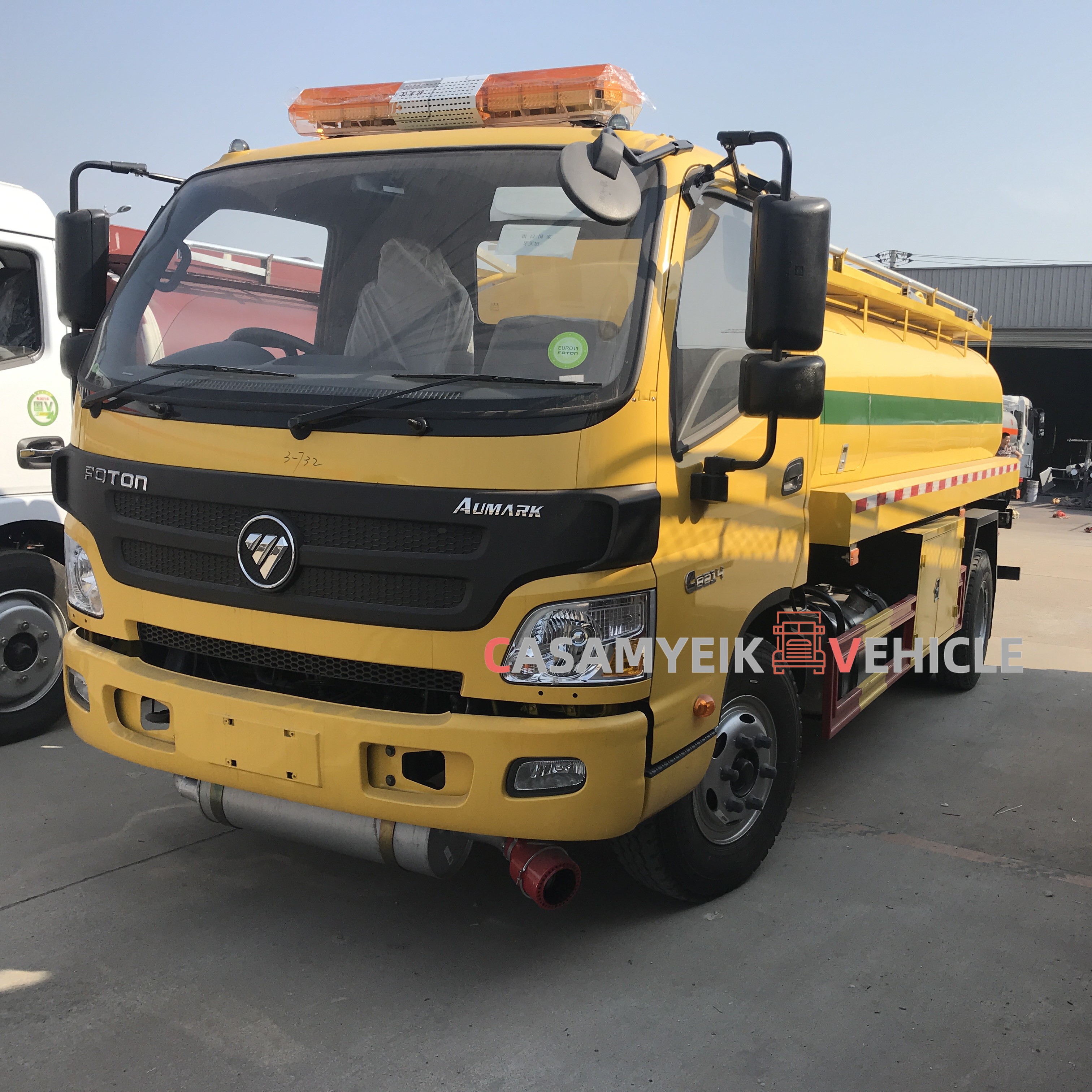 Хорошее качество Sinotruck Полноприводной трактор foton 12 колес масло топливная Автоцистерна топливный бак полуприцеп