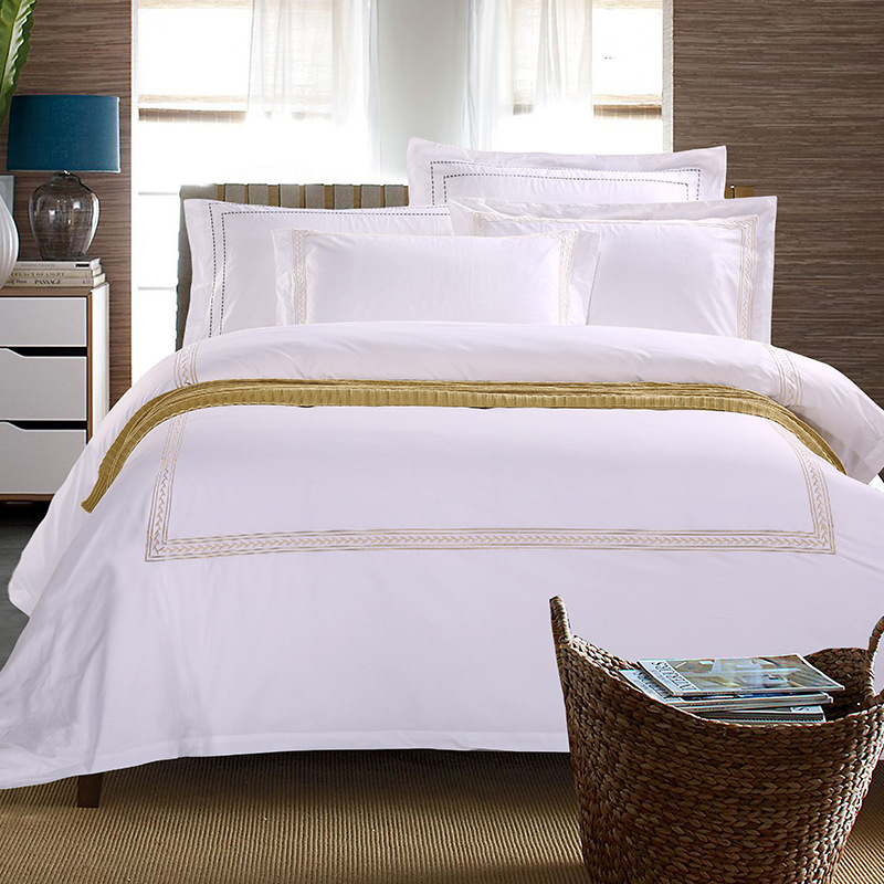 Top Sales Fluffy Skin-friendly Lightweight Satin 100% Cotton Luxury Comforter Cover Hotel Bedding Set