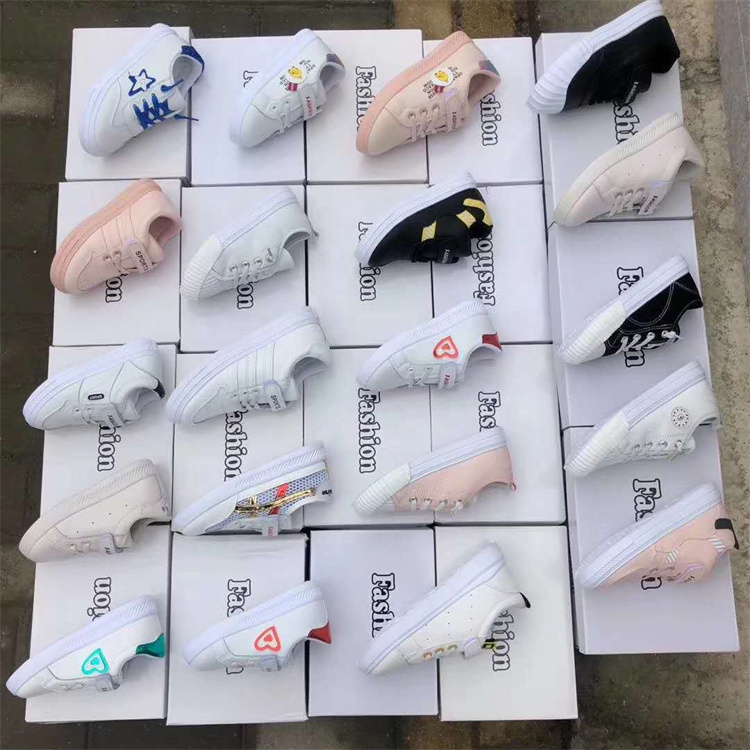Factory оптовая продажа Latest Design Fly Knitting Women Sneakers Girl Used Running Sports Shoes Stock Buk Sale