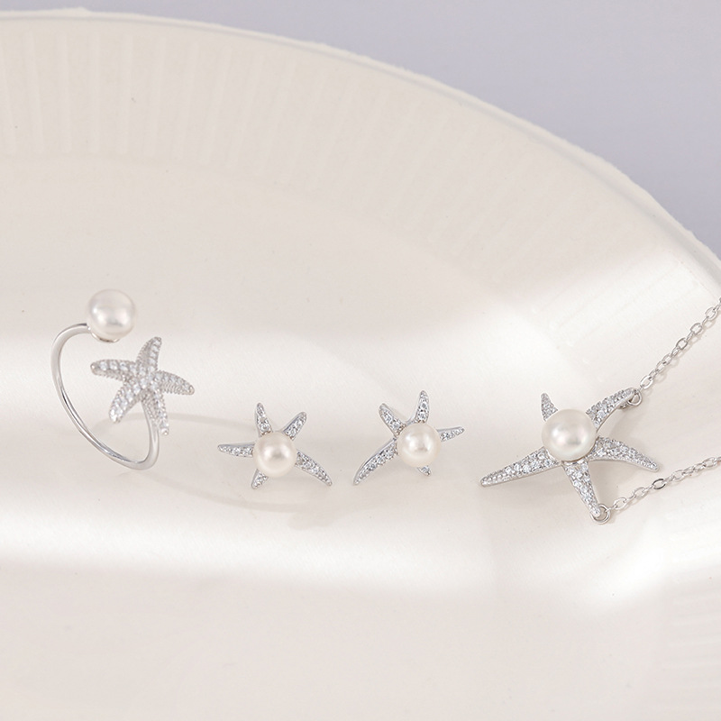 Ожерелье из серебра 925silver с бриллиантами и морскими звездами