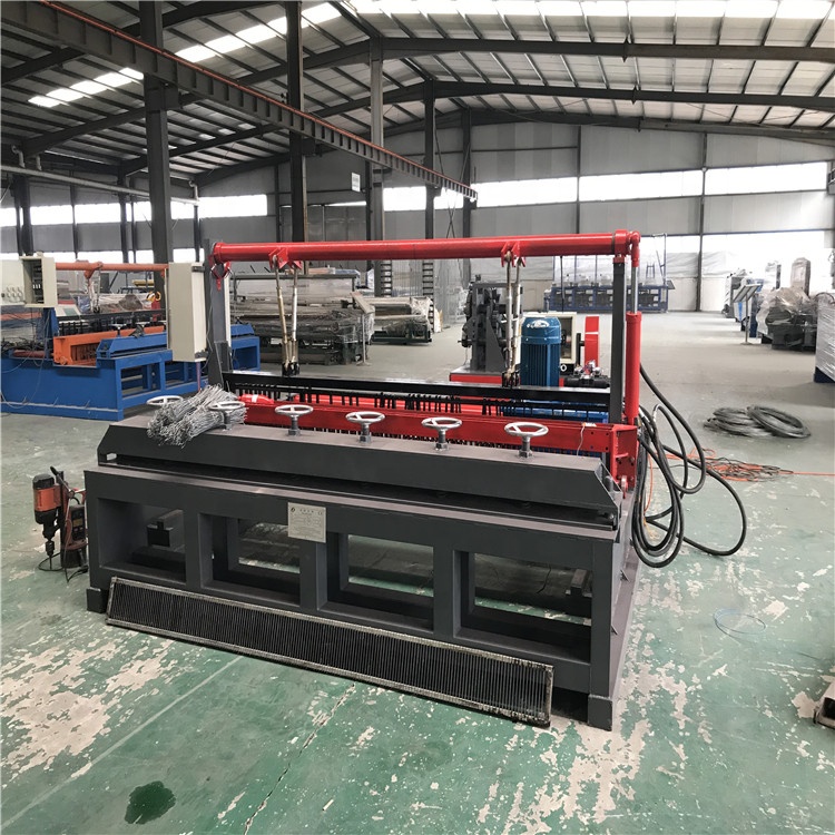 Semi-Automatic Crimped Wire Mesh Machine In Store