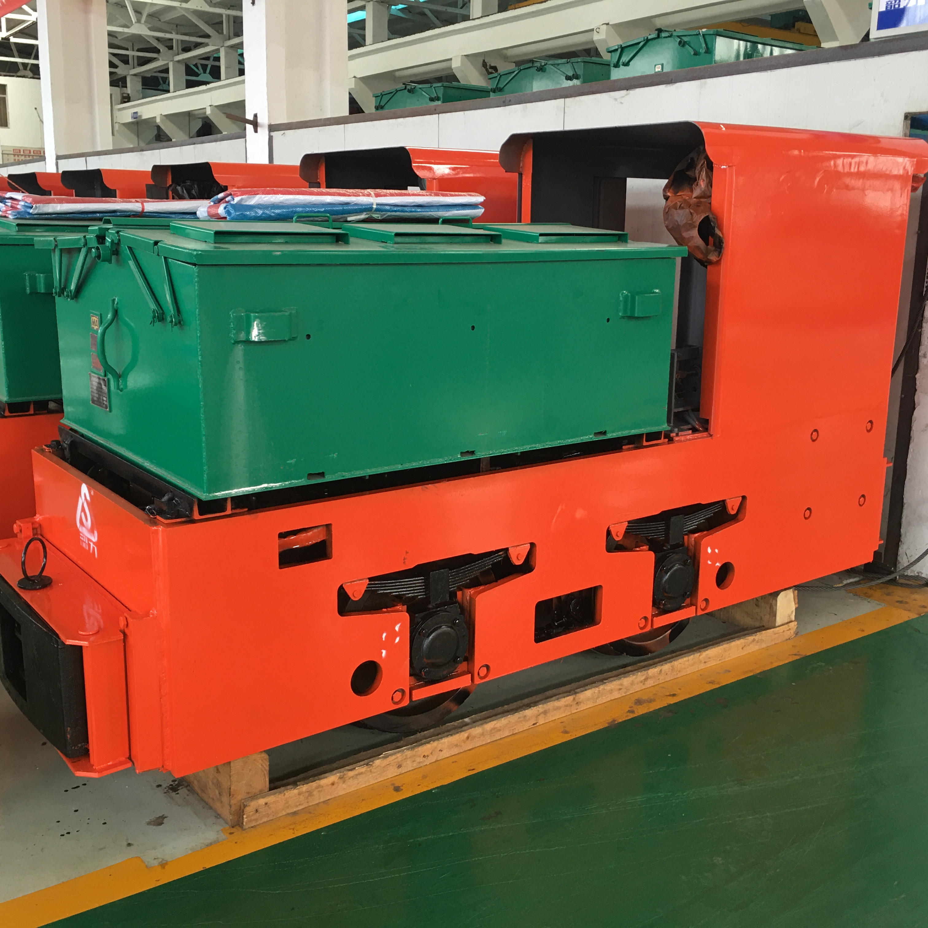 Factory sale 5 Tonne Battery Locomotive for mining and tunnel transportation