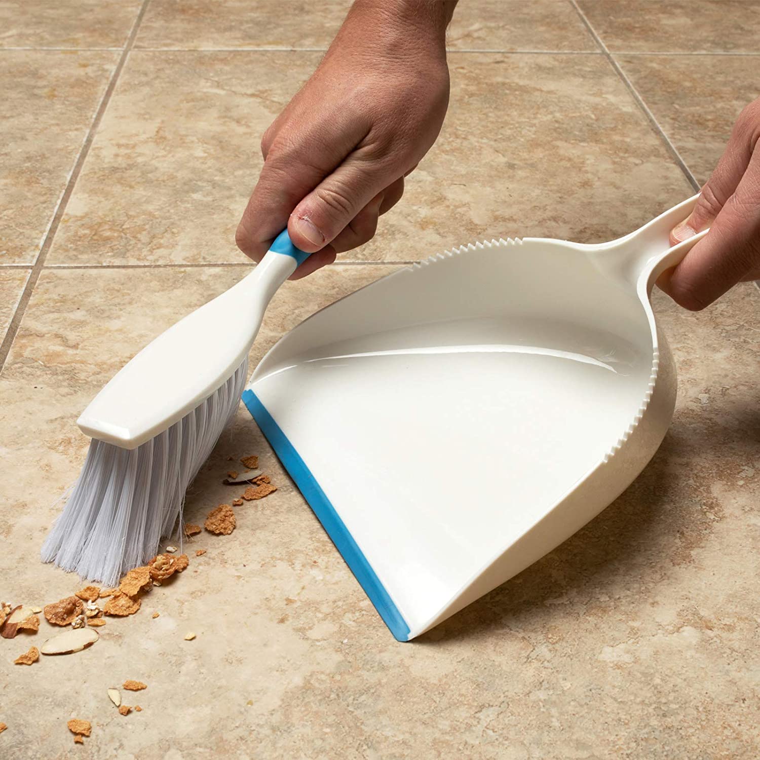 Broom brush set with variable handle length and dust tray