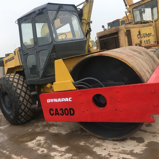 Дорожный каток CA30D
