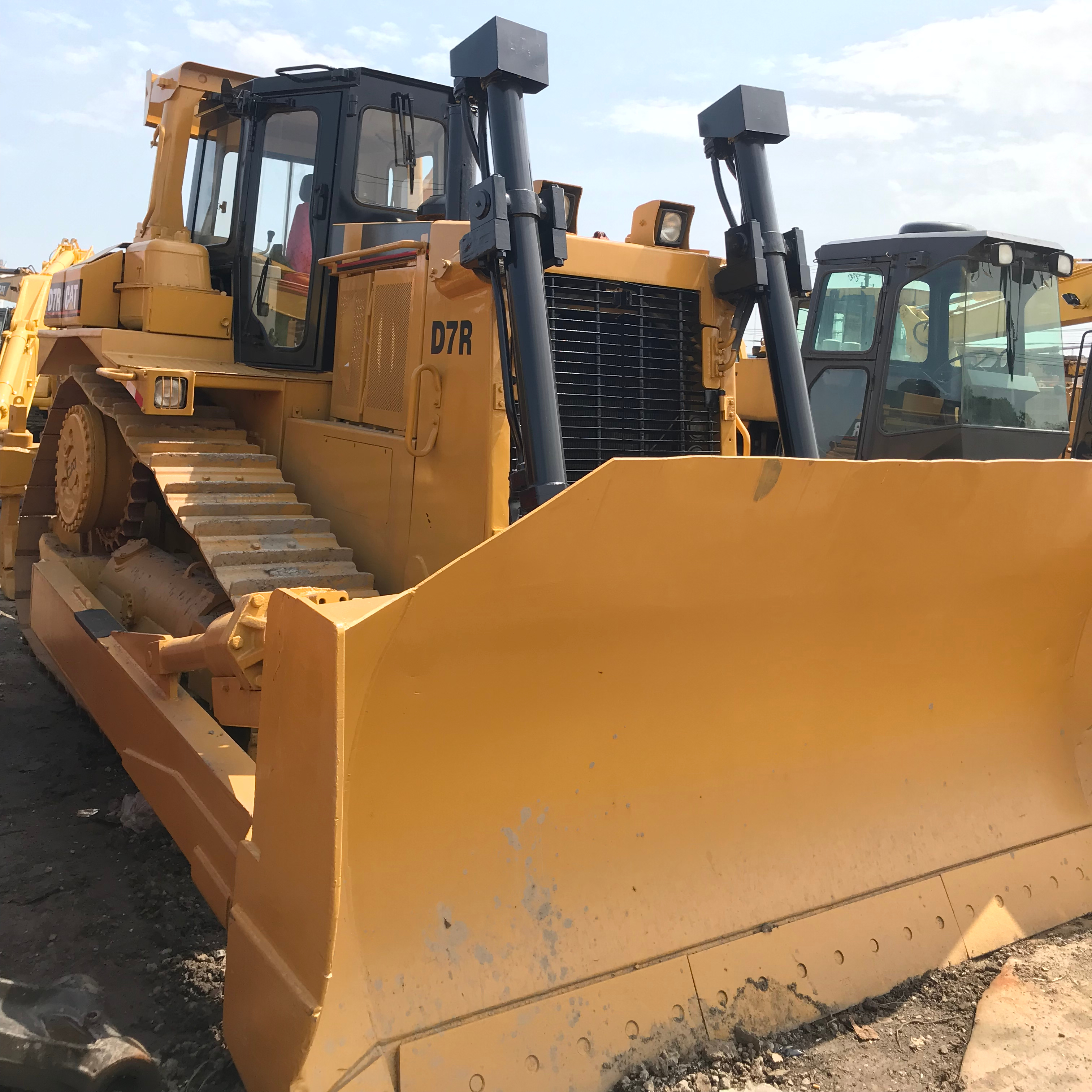 Гусеничный двигатель Caterpillar D7R для бульдозера