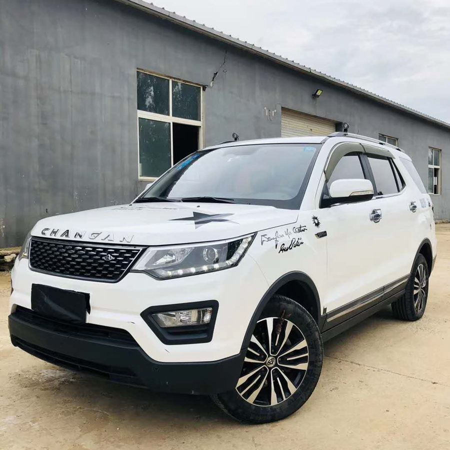 2017 б/у Changan CX70 SUV ,6MT ,7 мест, высокое соответствие