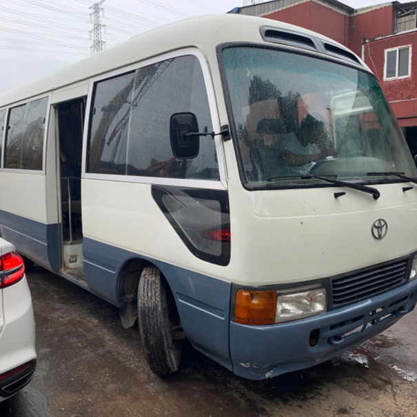Горячая продажа toyot автобус 2012 использованный мини автобус 23 места мини автобус для школы,/institation