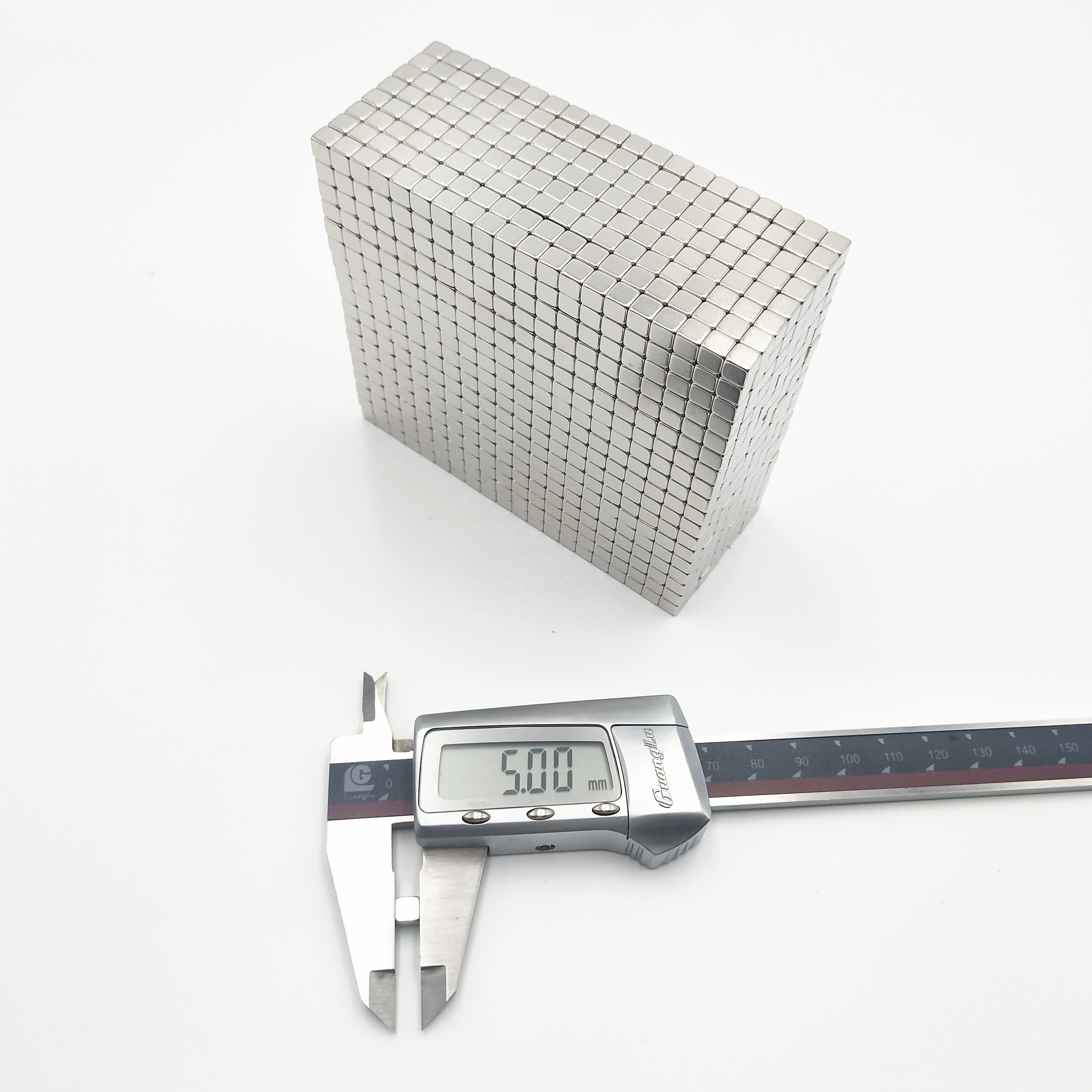 Сильный Неодимовый магнитный куб с никелевым покрытием 5x5x5