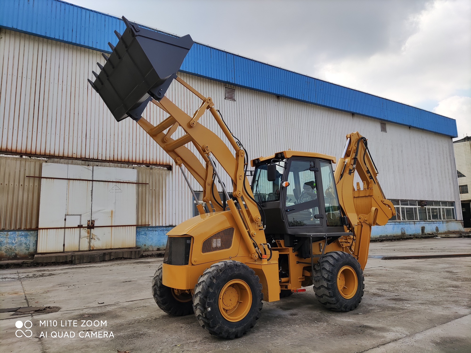 LC40-28 (роскошная) Китайский колесный мини-погрузчик с бортовым поворотом погрузчик с обратной лопатой с шириной ведро готово к отправке