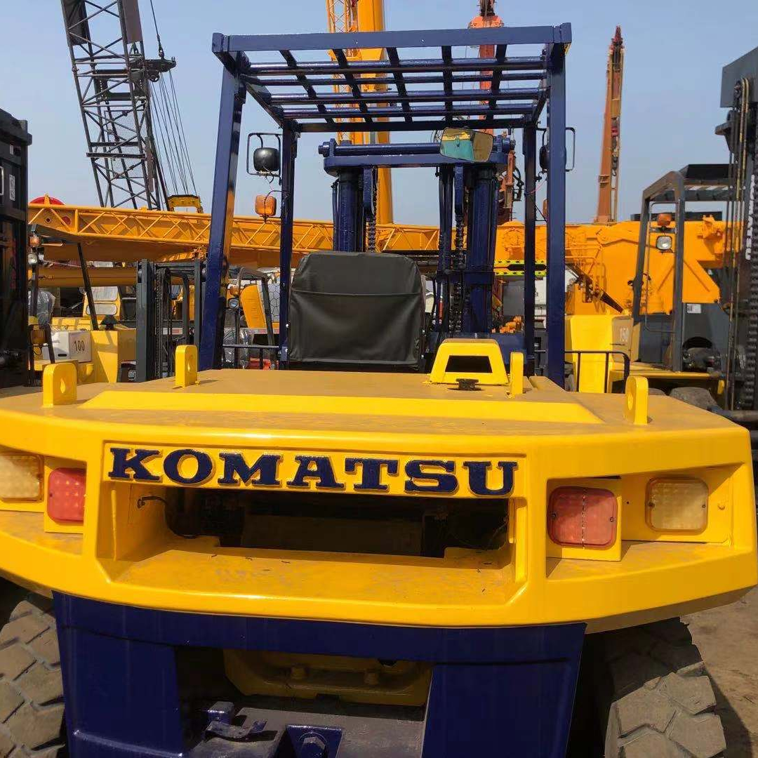 Лидер продаж, б/у дизельный вилочный погрузчик FD70 KOMATSU FD70 для продажи