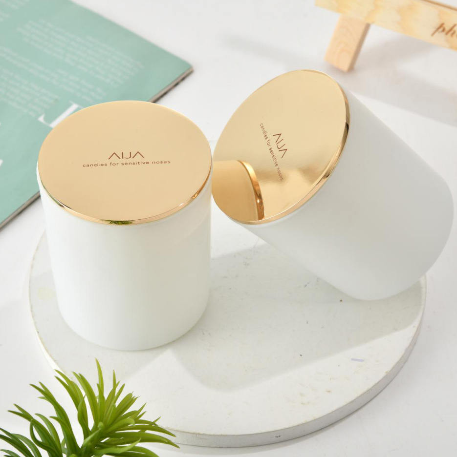 Frosted White Transparent Luxury Candle Jars In Bulk Empty Glass Candle Jar with Wooden Lid for Candle Making