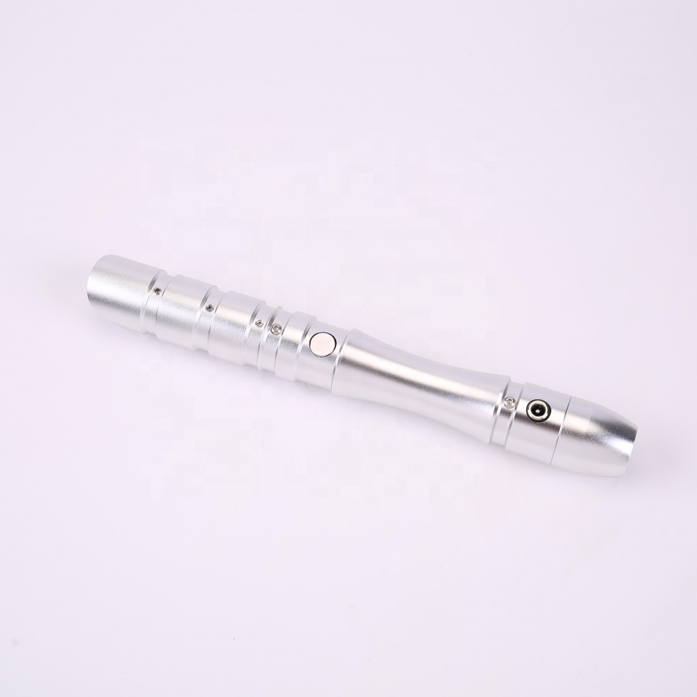 Световой меч TXQsaber с RGB-подсветкой, 7/8 дюйма, внешний диаметр, алюминиевый сплав, боевой лазерный меч с бесконечными изменениями цвета и 6 звуковыми шрифтами
