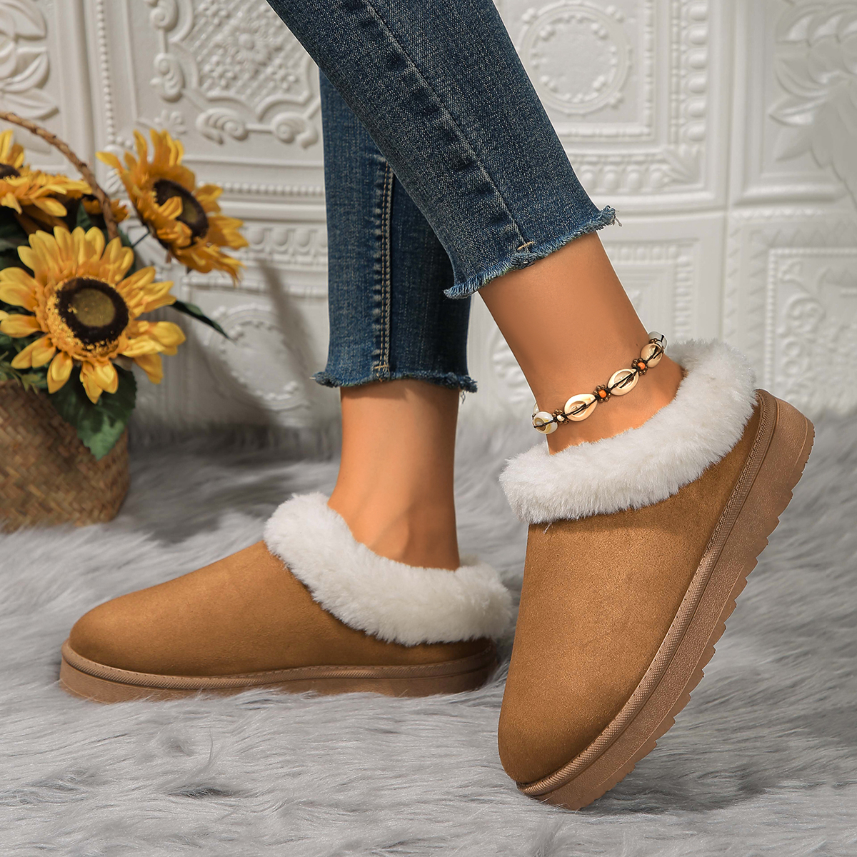 2024 Women's Designer Boots Fluffy Casual Snow Boots with Thick Sole Hard-Wearing Slip-On Shoes Ankle Height for Winter