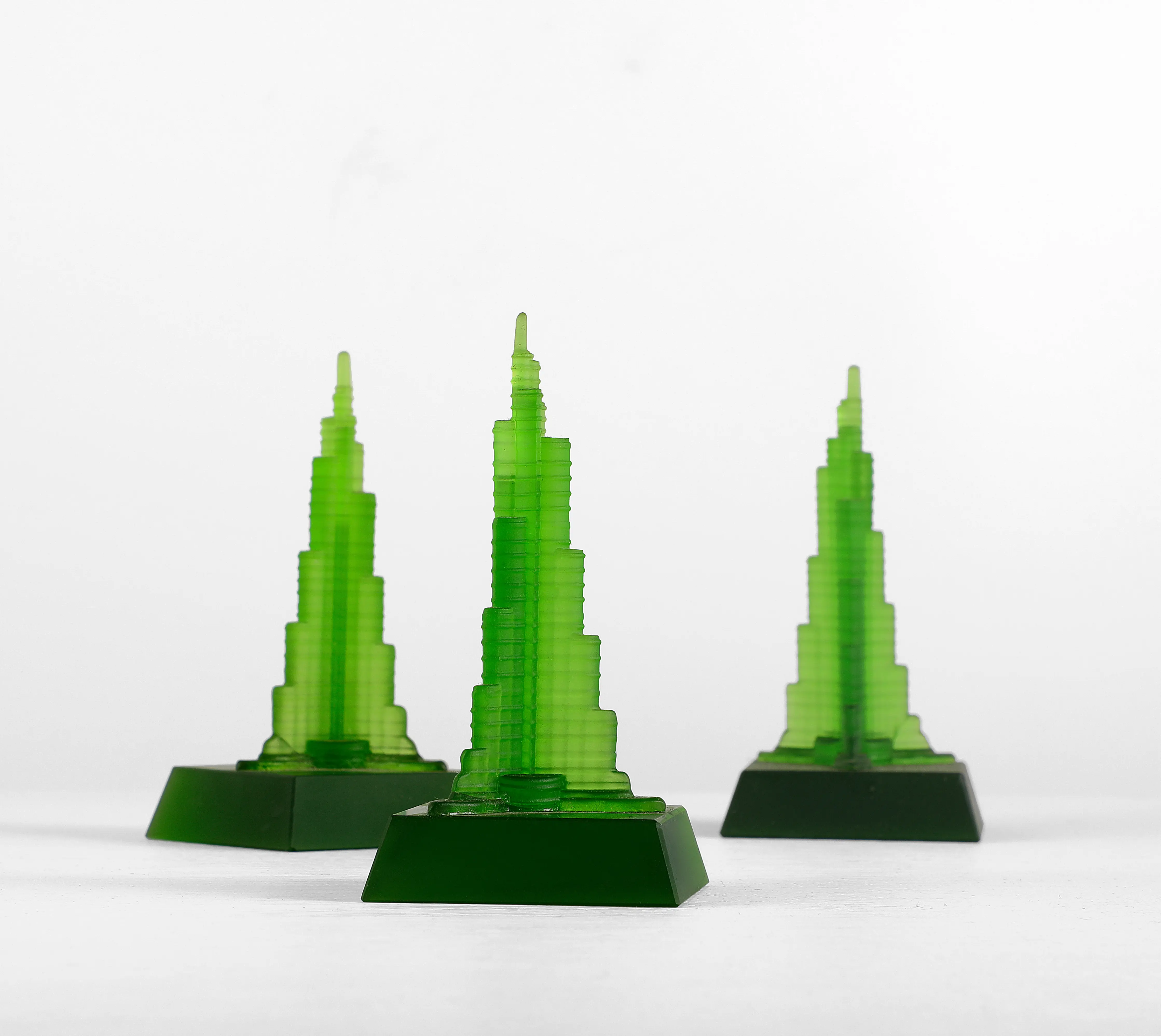 Best selling crystal liuli pujiang personality custom Support samples cheap glass liuli crafts