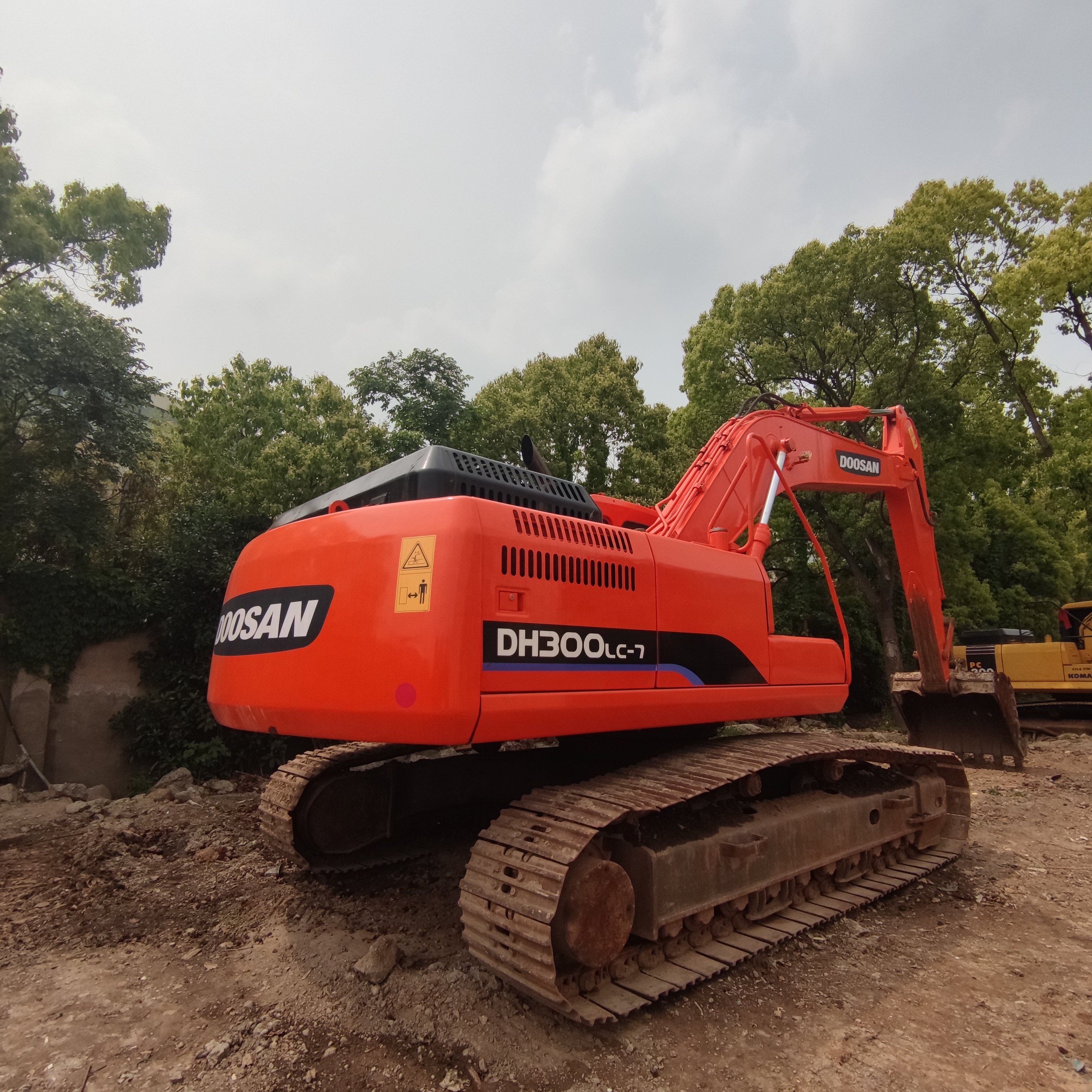 Б/у doosan DH серии DH300LC-7 DH300 экскаватор в хорошем состоянии и низкие рабочие часы