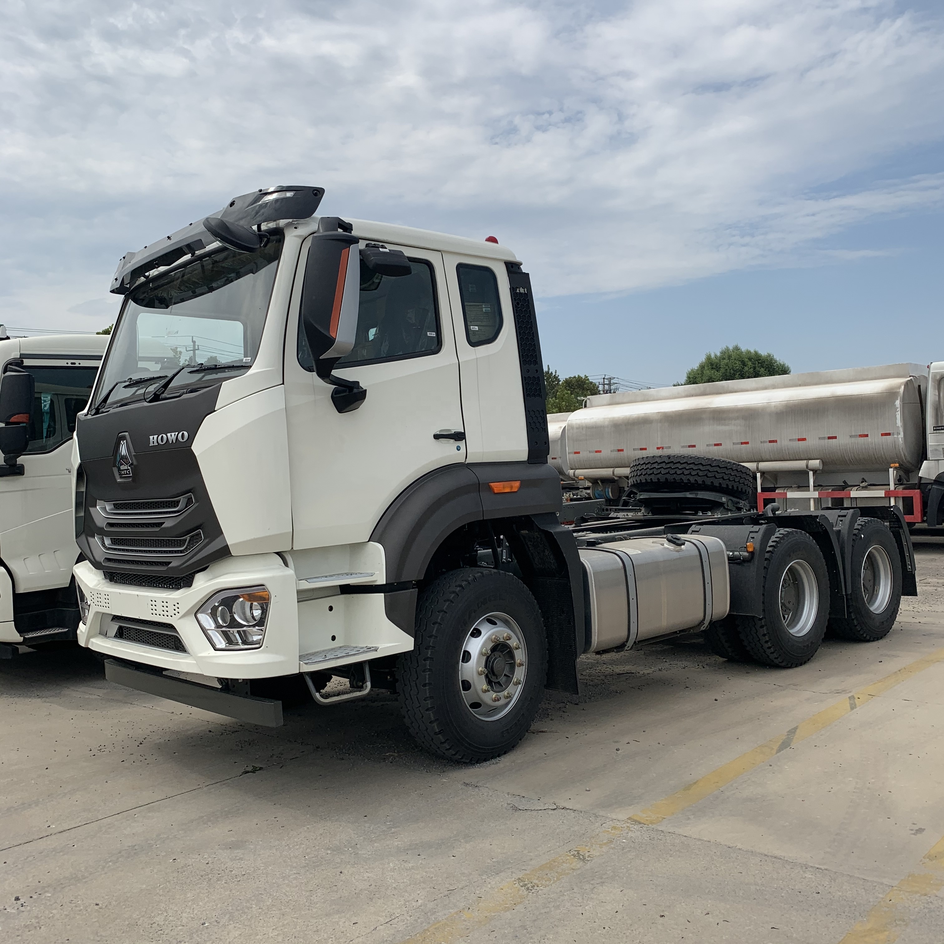 SINOTRUK Howo A7 371HP 420hp sinotruk howo грузовик-трактор на продажу