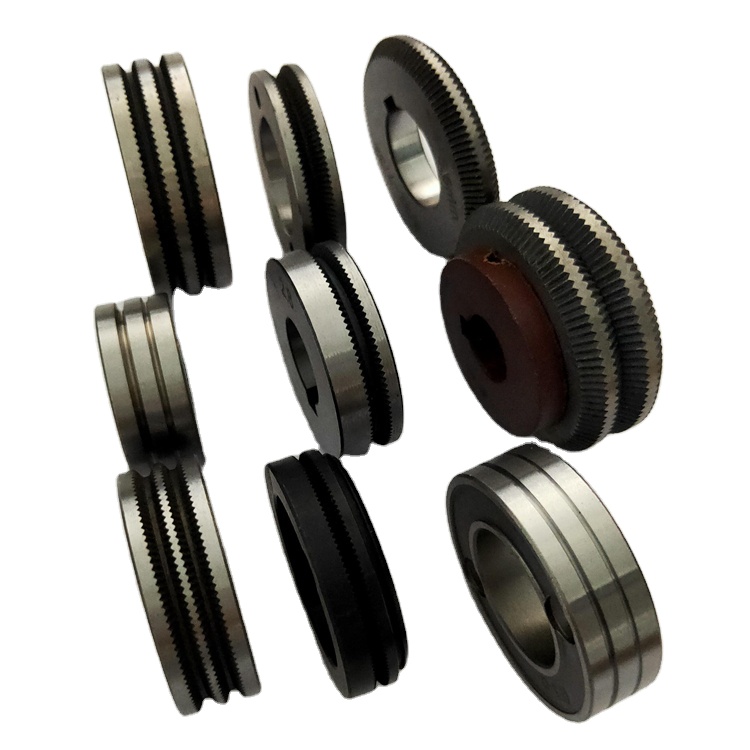 Wire feed roller for welding machine
