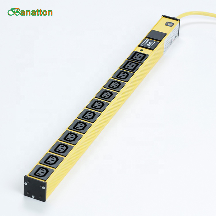 Сеть интеллигентая (ый) для монтажа в стойку C13 базовым креплением на PDU стоечного исполнения разъем питания