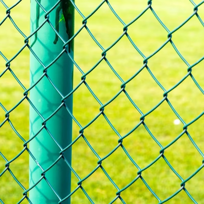 Manual operated black chain link wire mesh fence machine making hot dipped galvanized pvc coated Chain Link Fence
