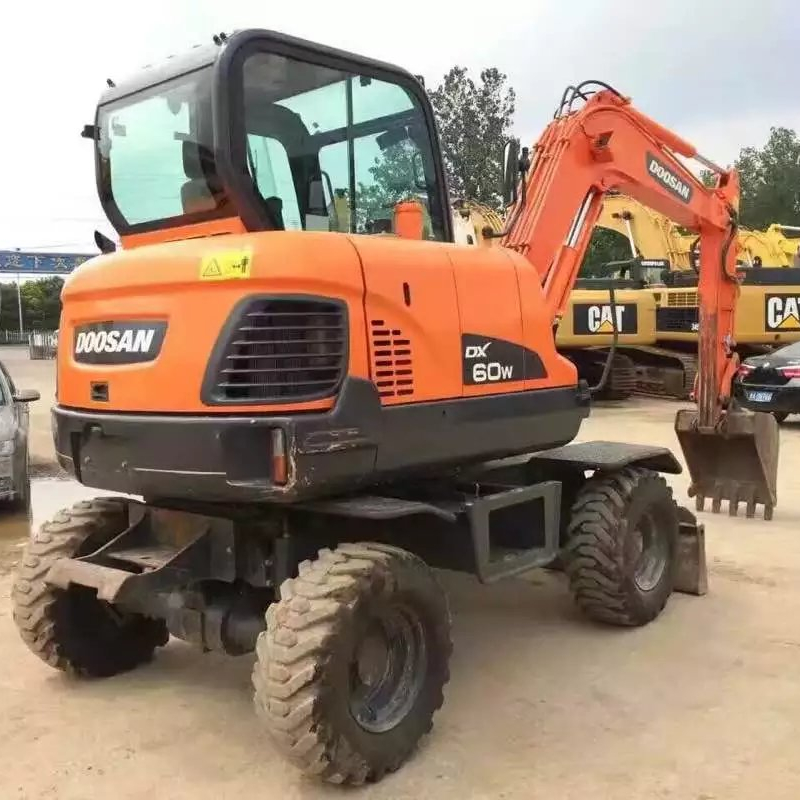 Б/у экскаватор DOOSAN DX60W высокого качества по низкой цене
