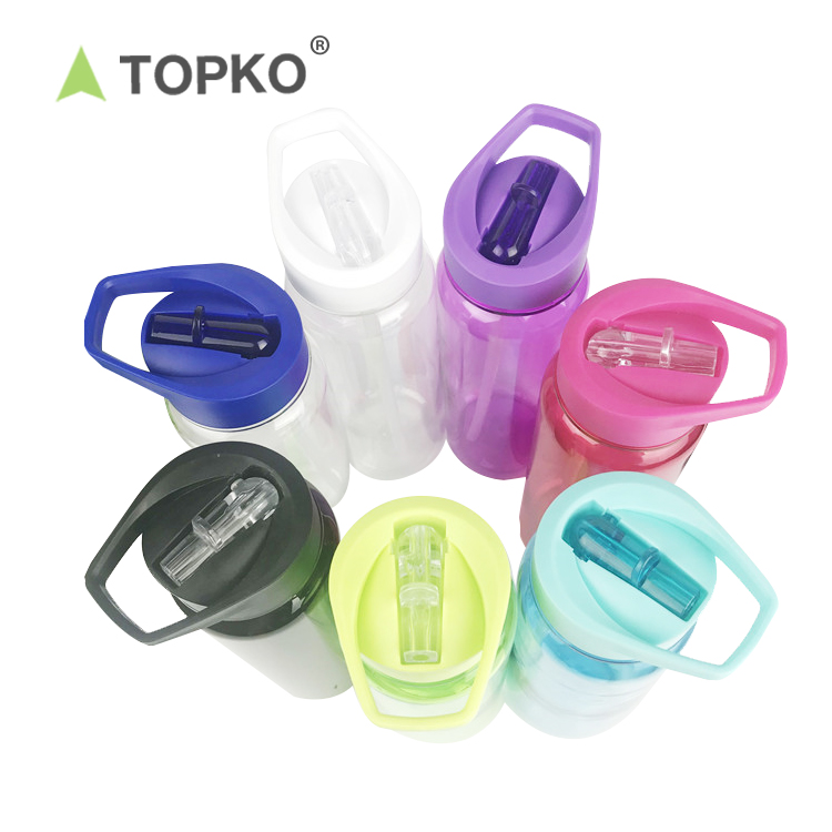 TOPKO 700 мл флип соломинка сверху, открывается щелчком крышкой пластиковая спортивная бутылка питьевой воды botella de agua reutilizable con popote роза с трубочкой