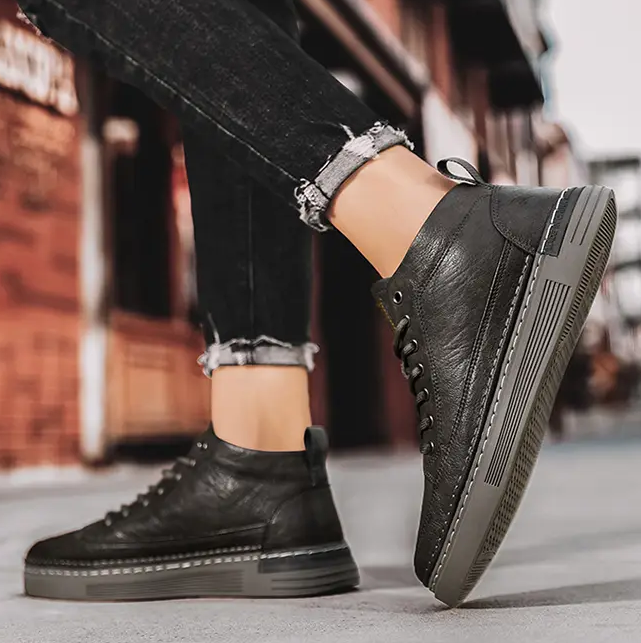 2024 Leisure shoes summer breathable deodorant flat shoes new men's heightening casual sports shoes