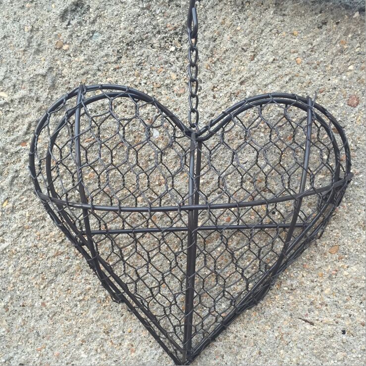 Heavy Duty Heart Shaped Wine Fer Garden Decoration Hanging Potted Planting Tool