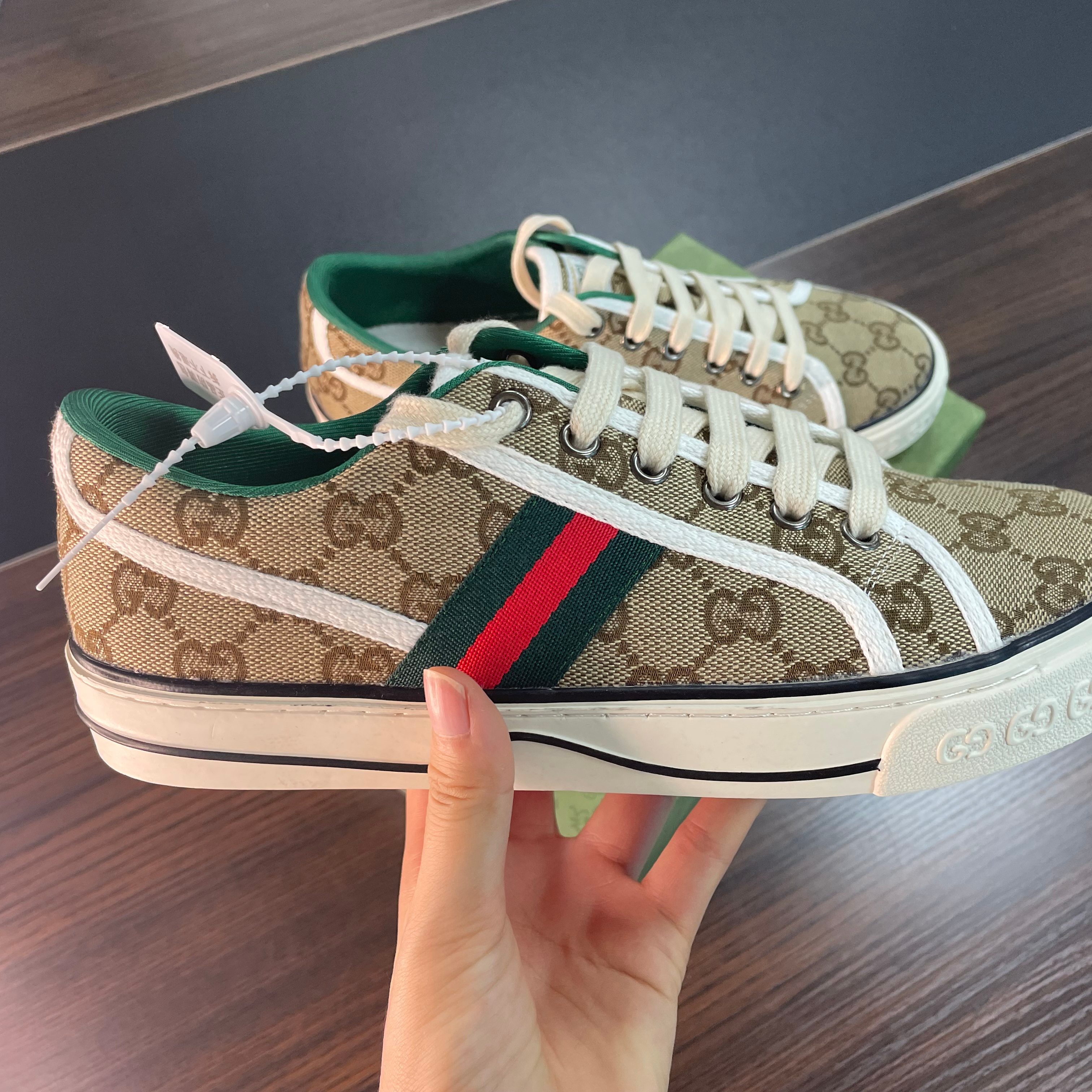 Fashion Big brand casual men women Flat Walking sneaker Shoes for man with women