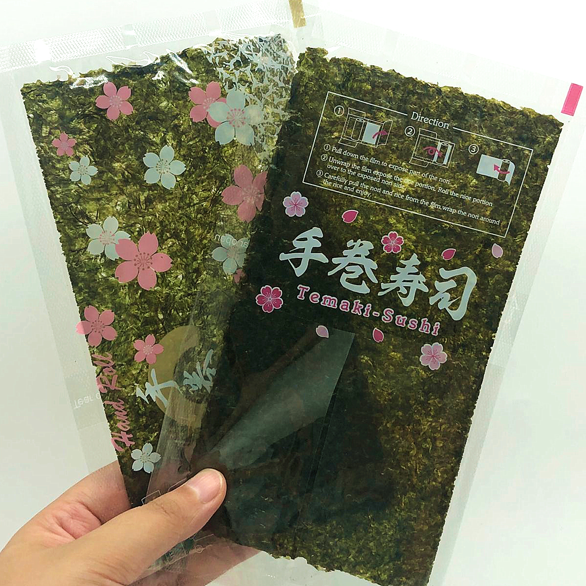 Наполовину вырезанные суши нори, хрустящие и вкусные temaki и рулонная обертка из морских водорослей для суши