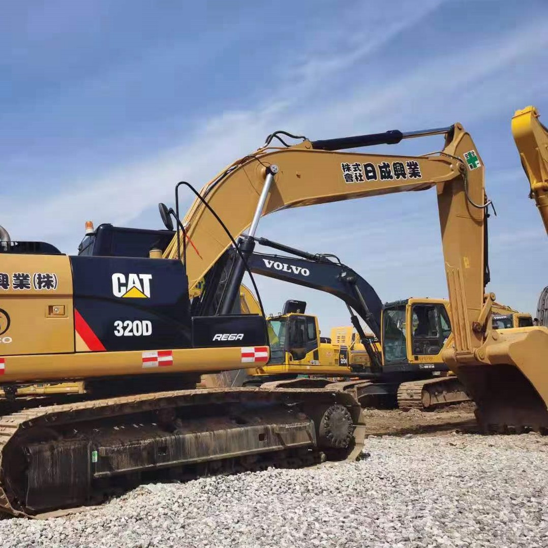 Б/у строительный экскаватор Cat 320D