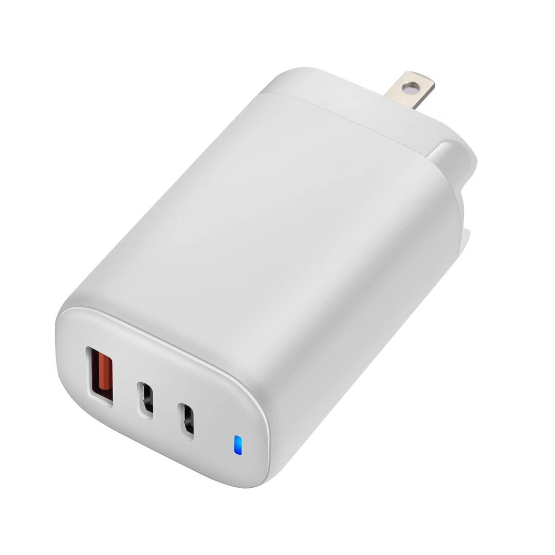 Long Life Phone Small Size High Power Wireless Black And White Affordable And Durable Portable Charger