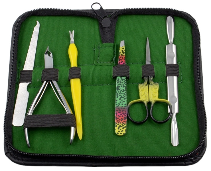 Customized Professional High Quality 6 pieces Manicure Pedicure Set for Women Portable Nail Tool kit with synthetic Leather Case