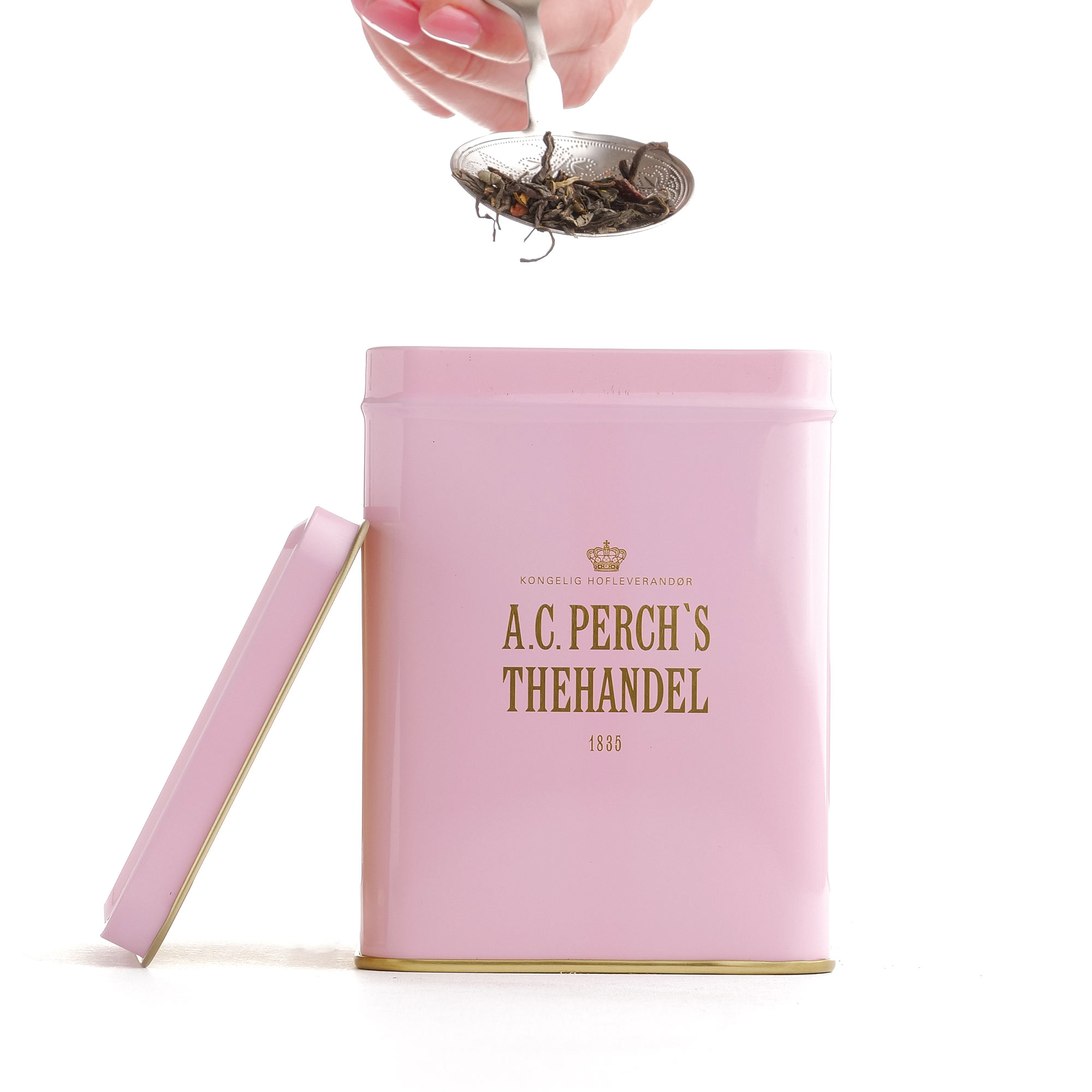 Top Quality Gift Box Sweet Taste Organic Wildberry Tea Blend With Natural Flavouring Enrich With Red Berries