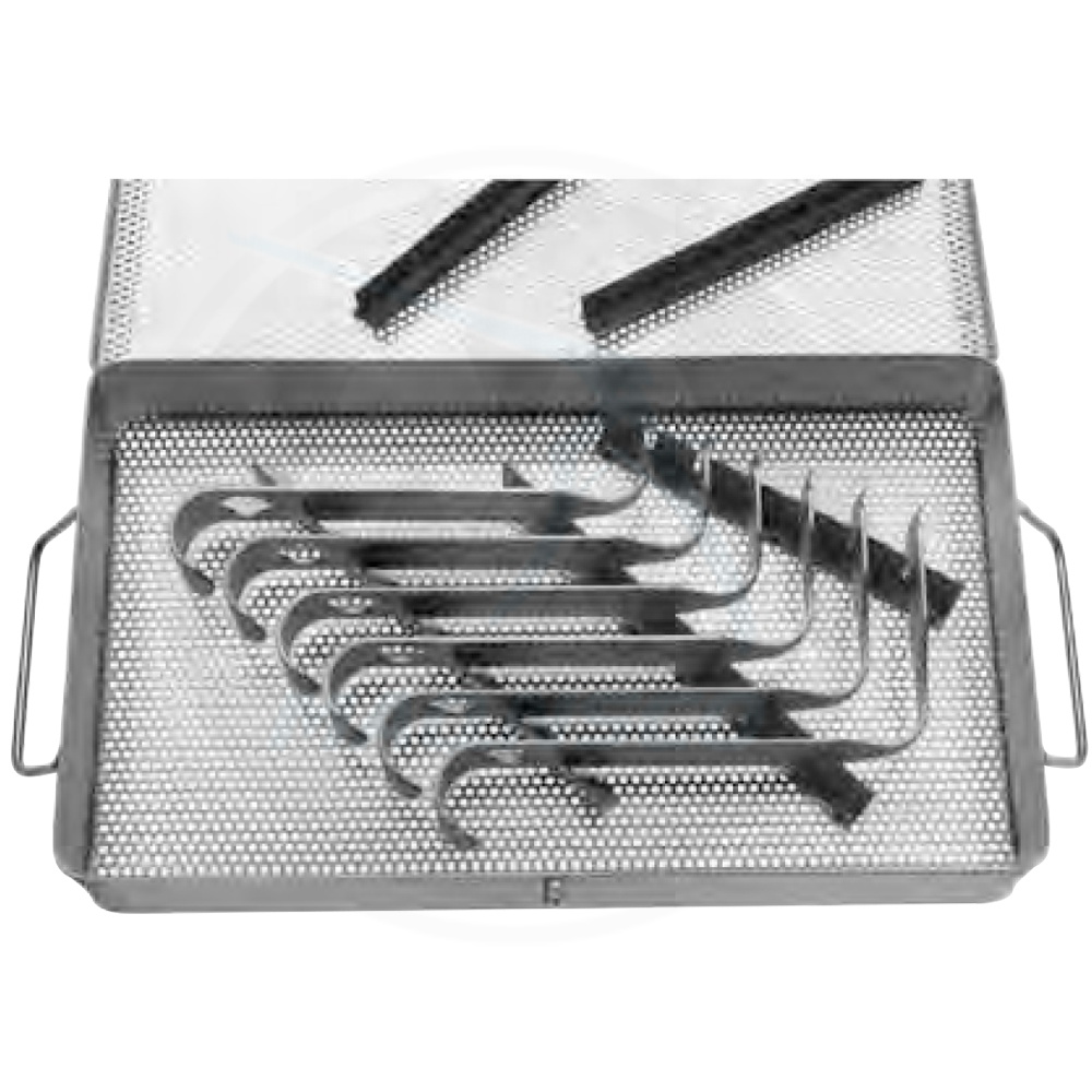 CE Approved COLLIS TAYLOR Retractors Micro width. 3.1cm wide. Overall length 7-1/4in (18.4cm)