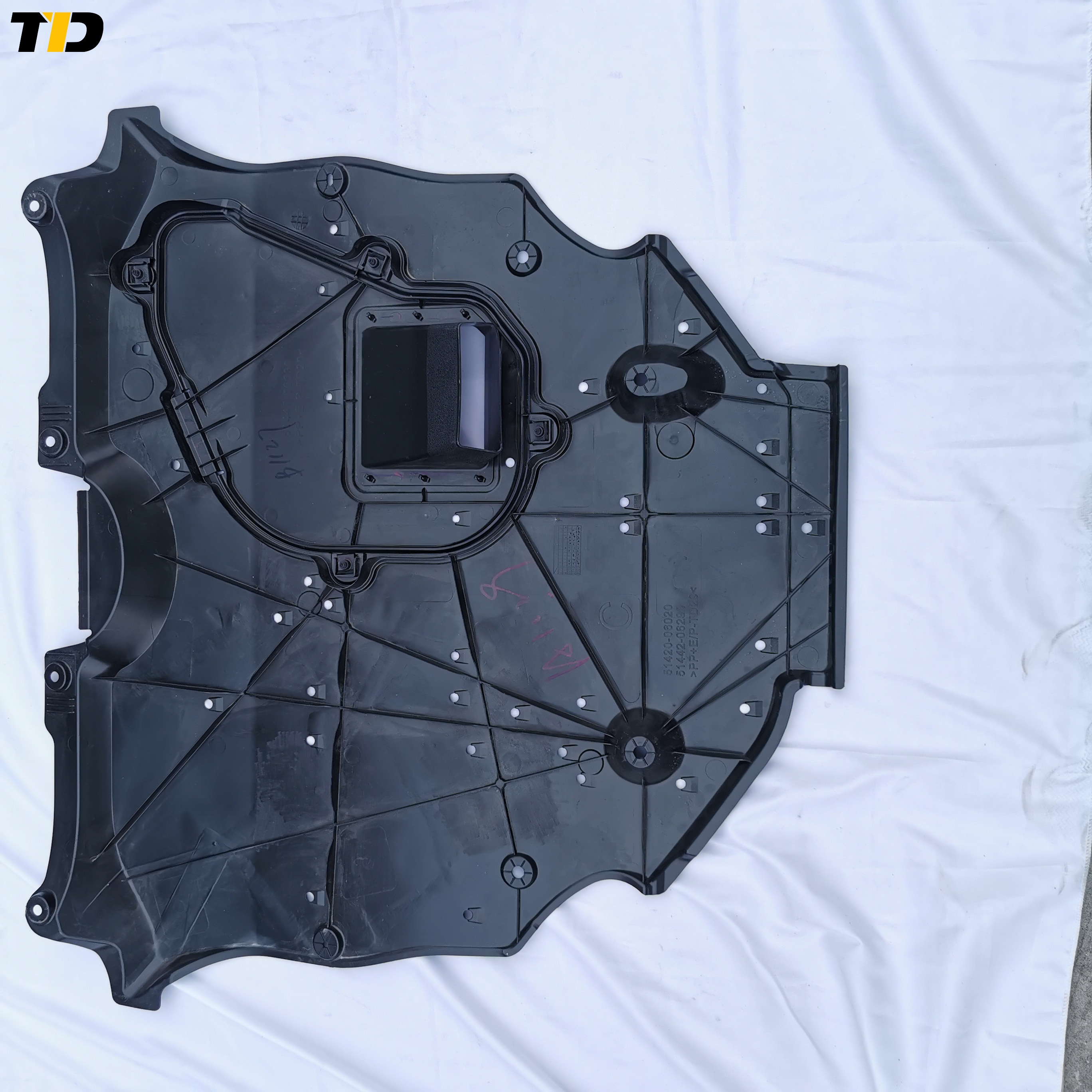 51420-06010 поддержка радиатора брызговик щит для Toyota Camry 51442-33220 51442-06300