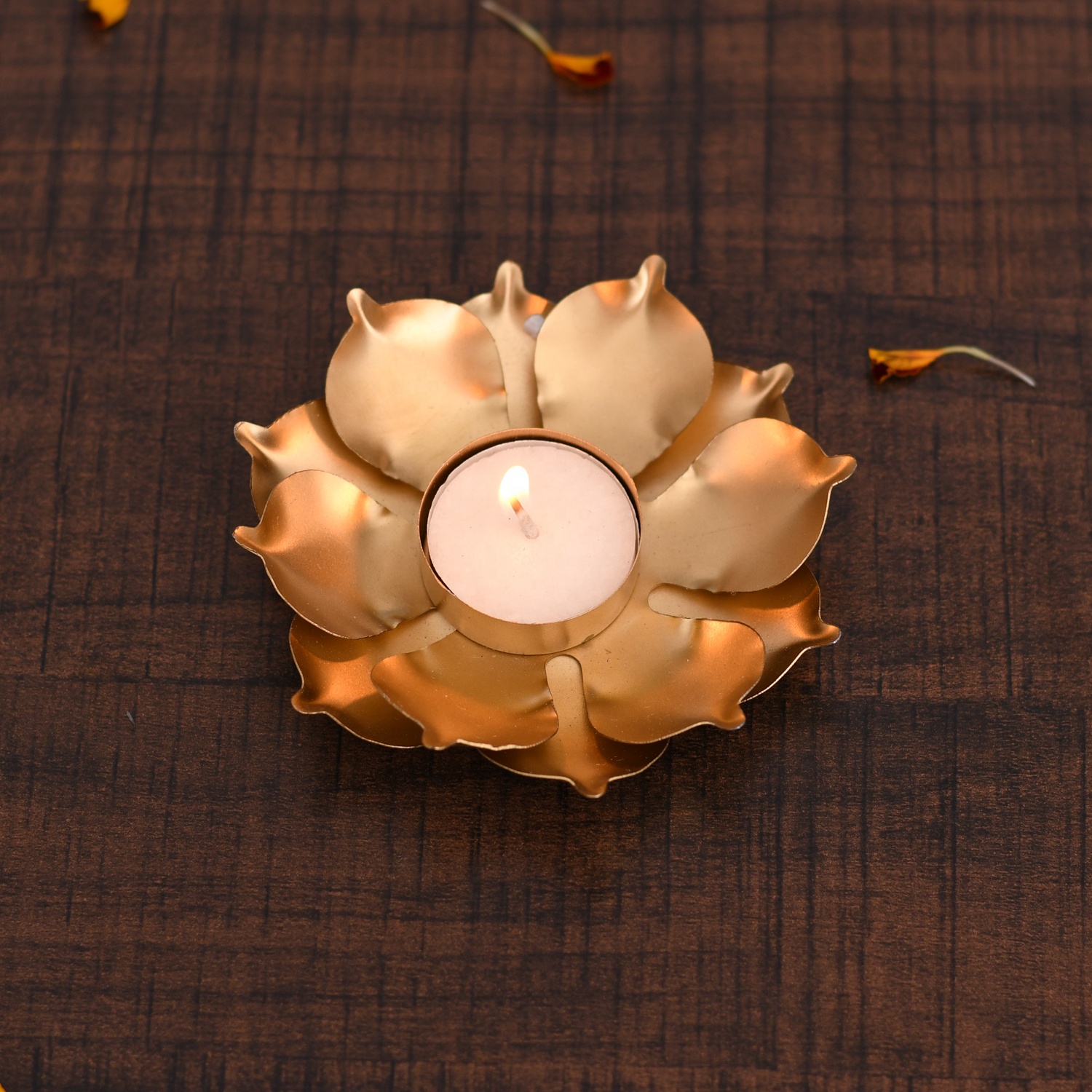 Handicraft Tabletop Iron Tealight Lotus Candle Holder Flower Design Candle Holder For Decoration