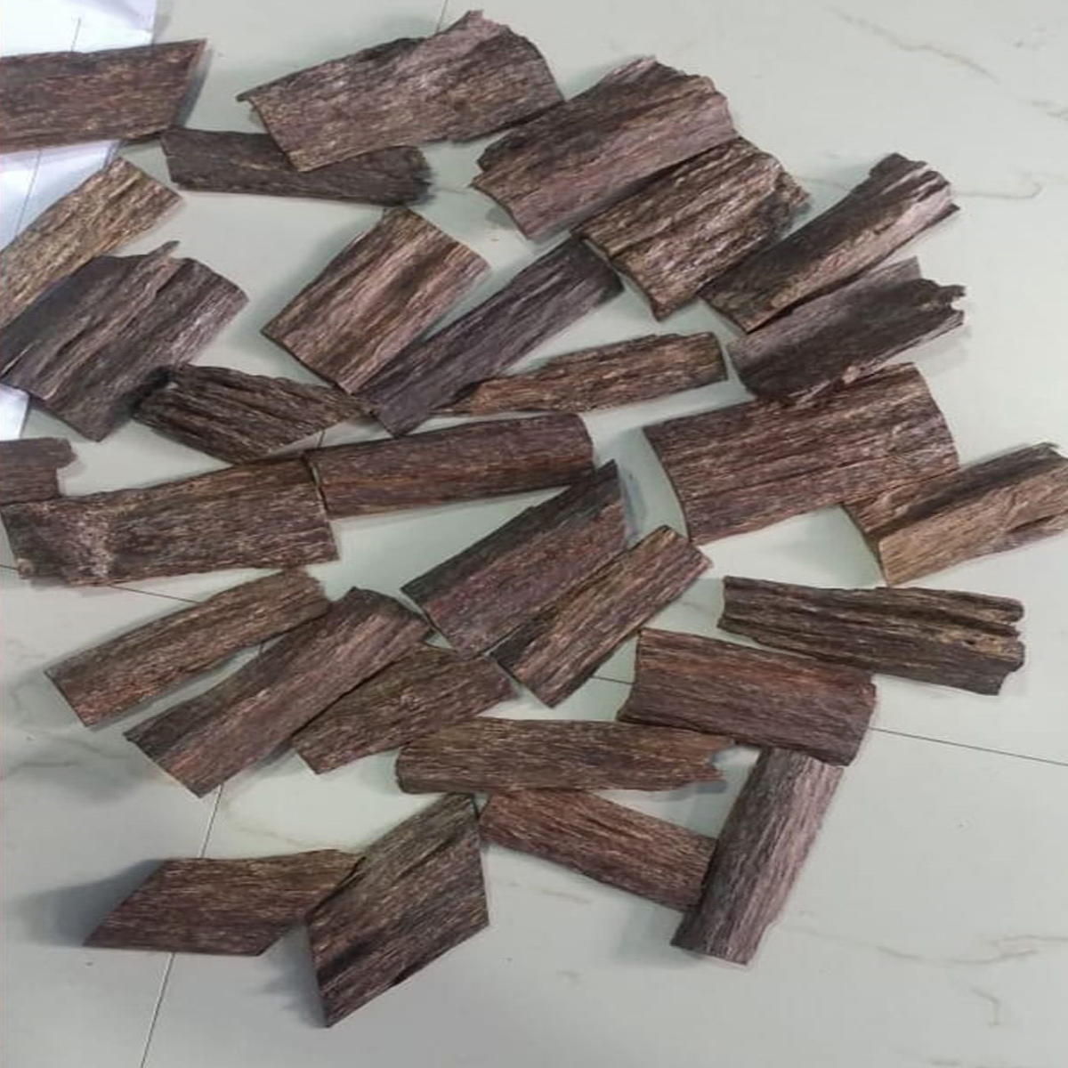 Спрей для тела Agarwood Kalagasi Fogg, спрей для мужчин, портативный ароматический спрей для женщин и женщин, парфюм для мужчин, оригинальные характеристики