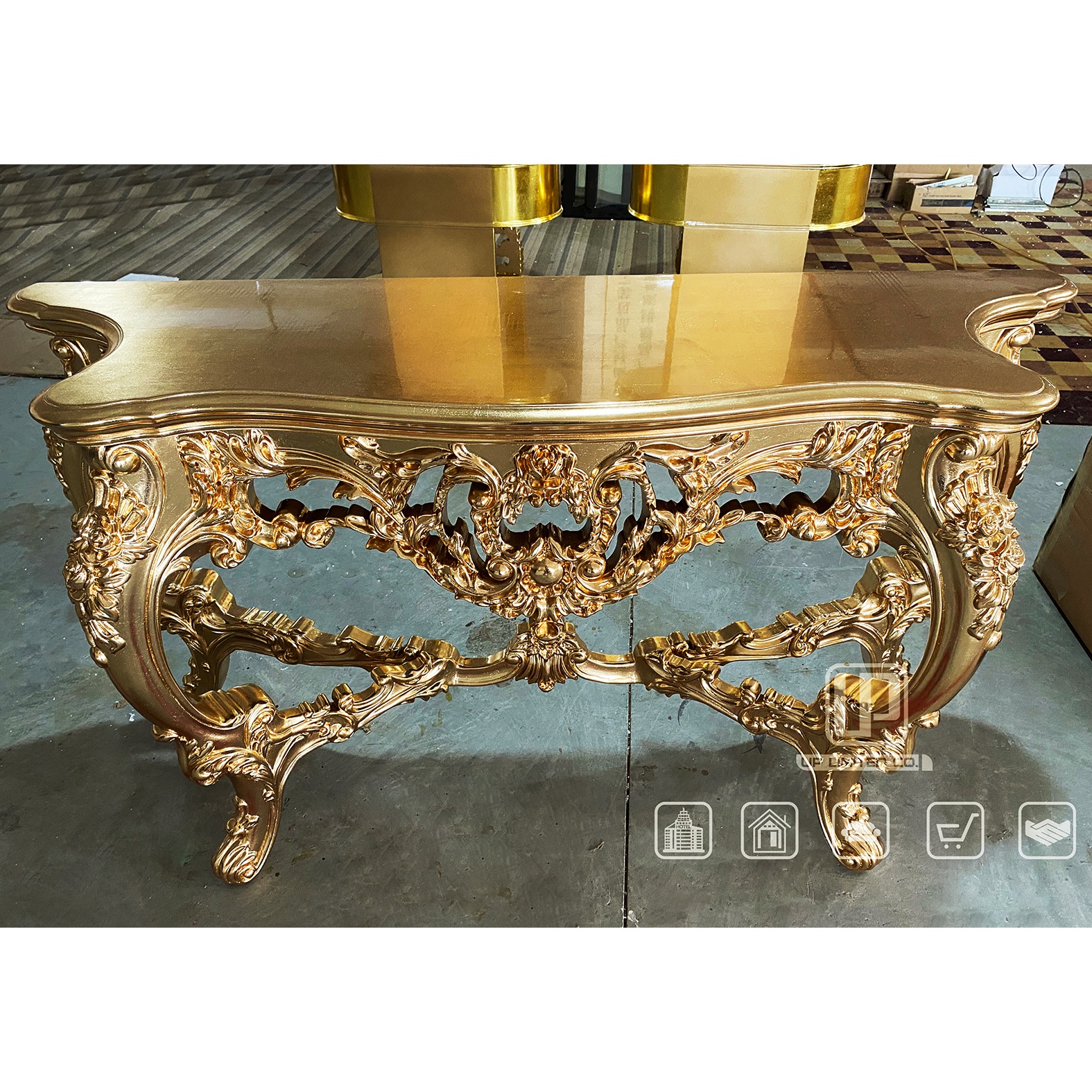 Exclusive Design Living Room Entryway Table Classic Royal Wooden Gold Leaf Hand Carved Console Table