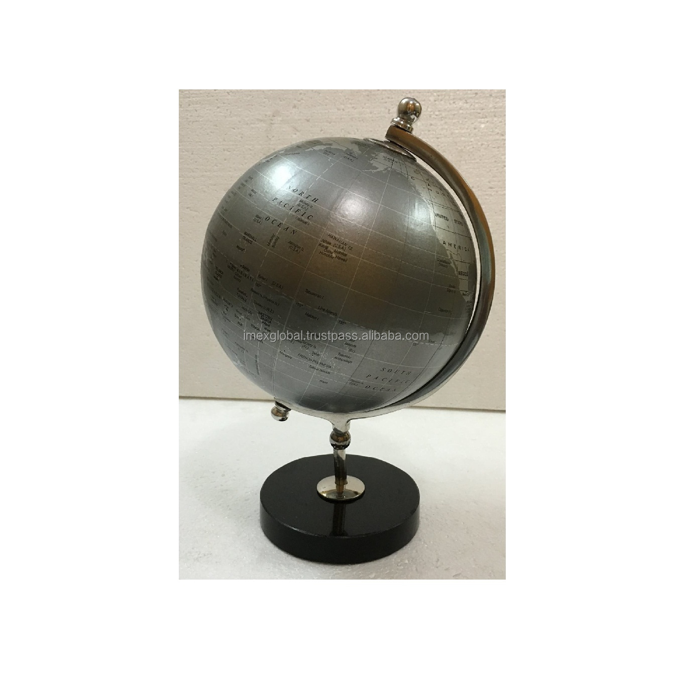 DECORATIVE WORLD METAL GLOBE