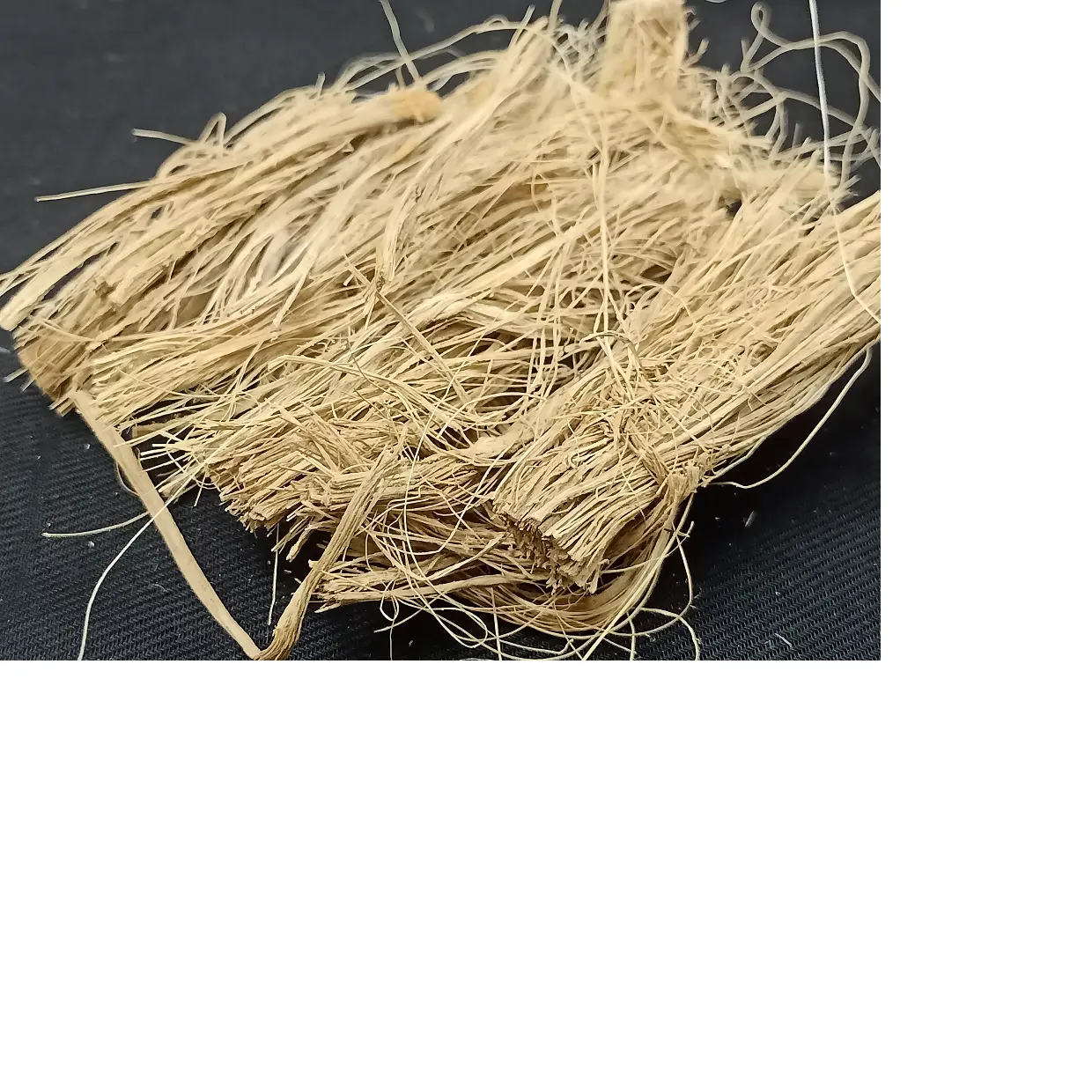 Волокна натуральной крапивы размера 6 см подходят для текстиля, образовательного и технического применения