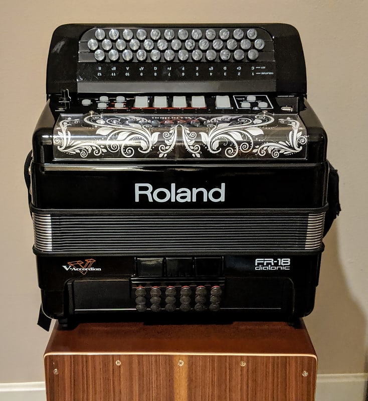 Hot Sales For Original New Roland V accordion FR-8X