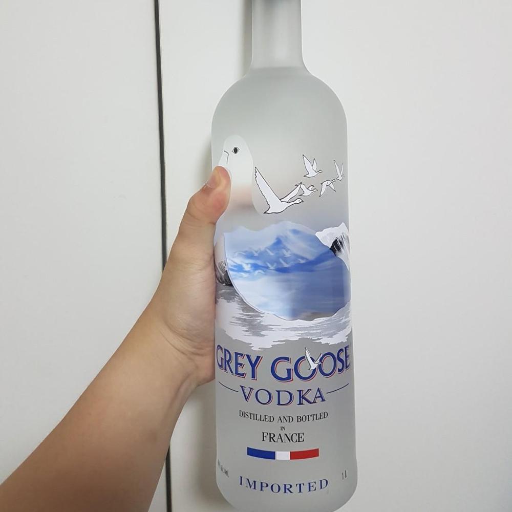 Серая гусиная водка 40% л (об.)