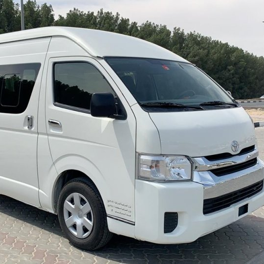 Подержанный Toyota Hiace 2018, высокая крыша, 13 сидений