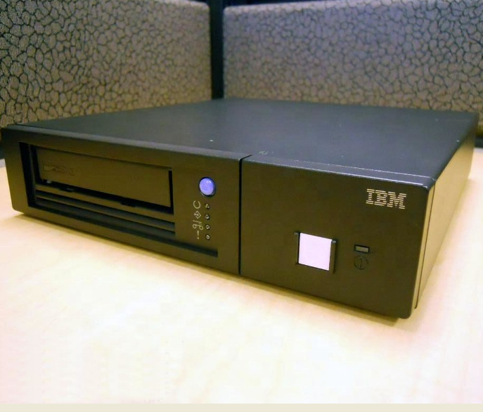 3580-H3L 400/800 ГБ Ultrium LTO-3 Ext SCSI LVD HH ленточных накопителей