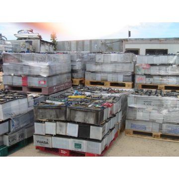Top Quality Lead battery scrap/used car battery scrap/Drained Lead-Acid Battery