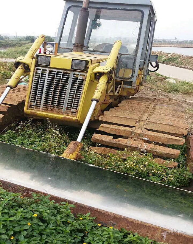Подержанный komatsu D31p с хорошим рабочим состоянием и высоким качеством в Шанхае