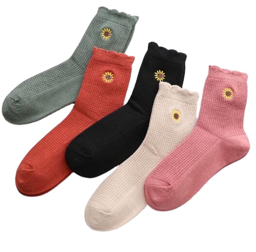 2020 Hot sale fancy sun flower daisy pattern soft cotton women socks