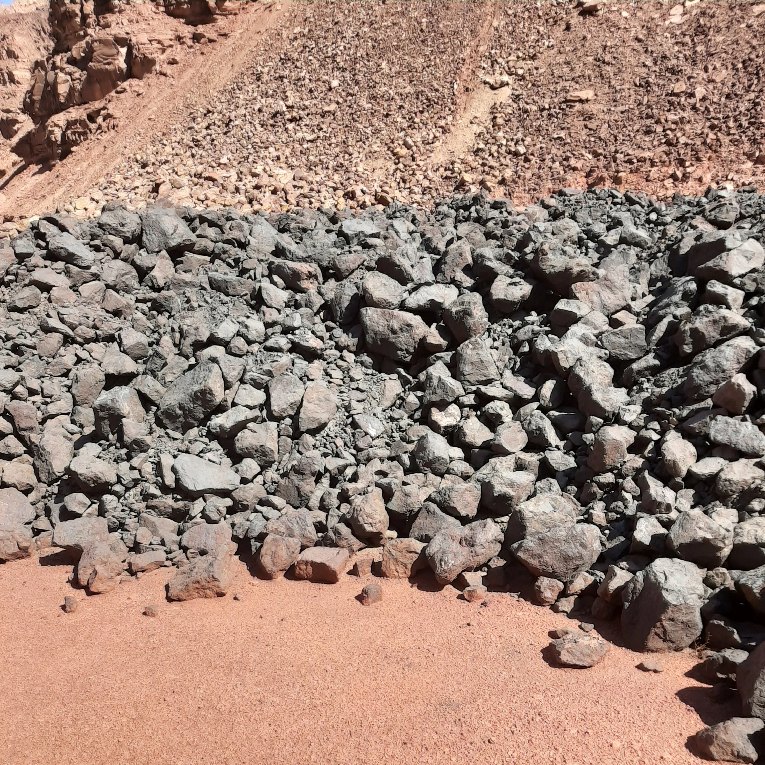 Manganese ore with high Iron Mn+Fe> 50% for ferro industry ore size 10-100 mm packing jumbo bags or loose