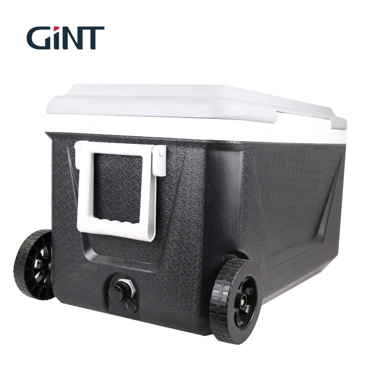 Plastic hiking outdoor modern portable camping outdoor plastic juice cooler box with wheels pulling picnic food cans ice chest